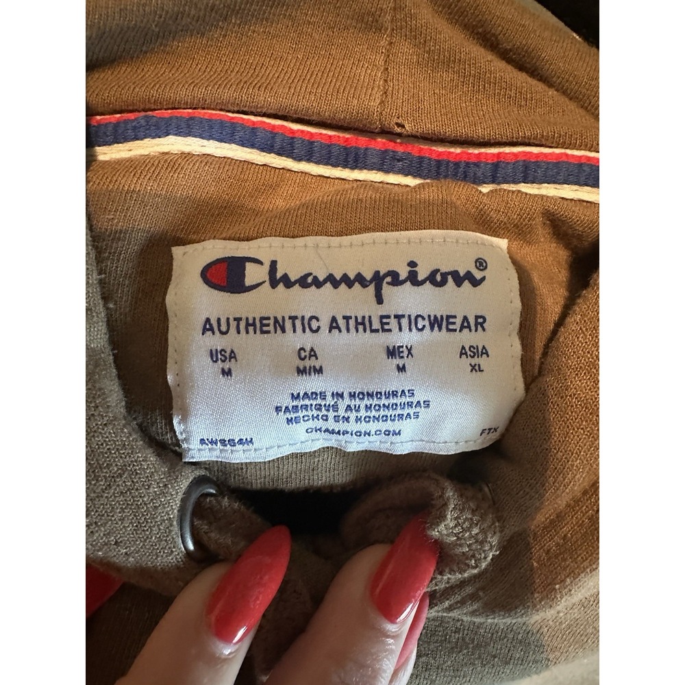 Champion - Picture 3 of 3